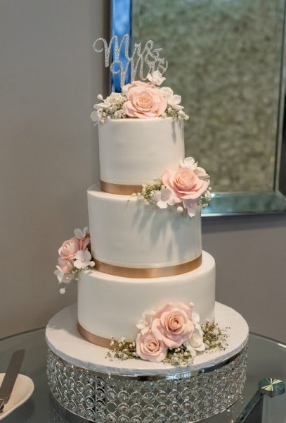 Jingyi and Yong Bo's Wedding Cake
