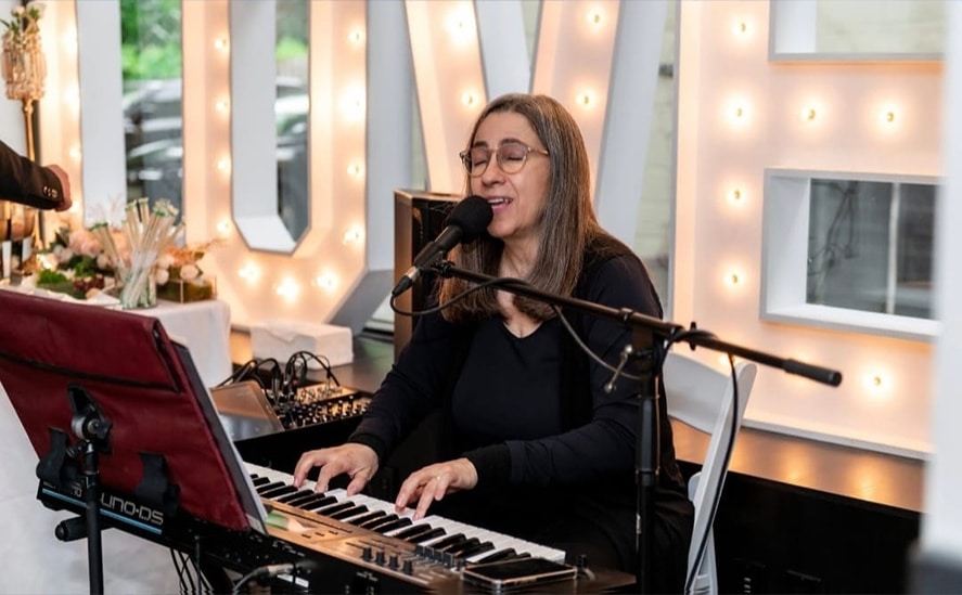 wedding pianist