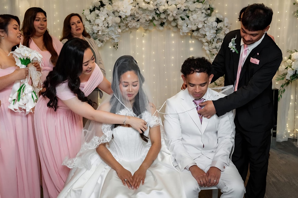 Filipino veil ceremony